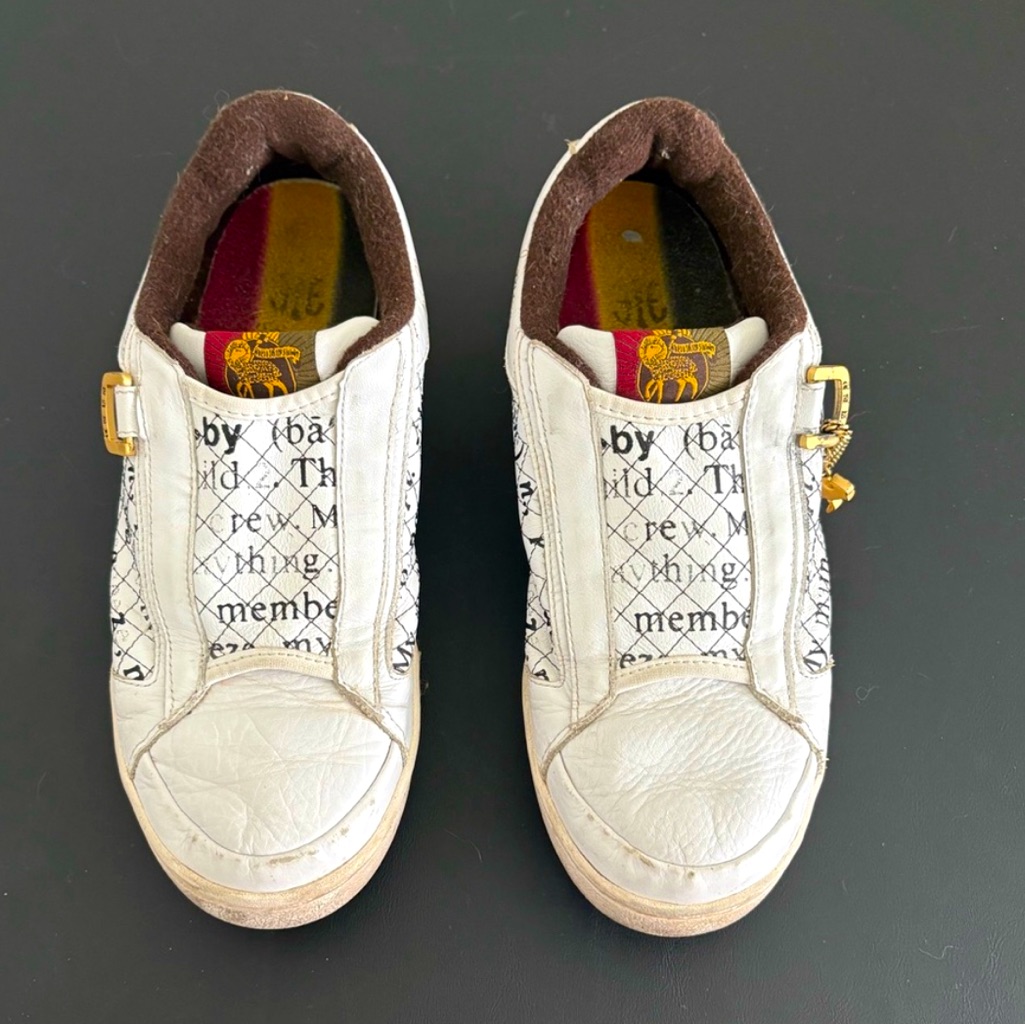 Rare!L.A.M.B. X Royal Elastics White Script Sneakers W/Lamb Charm!Sz 8.5!